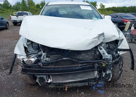 2017 Nissan Rogue S/Sv z USA, uszkodzony, nr VIN KNMAT2MV7HP547024